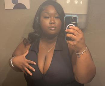 Renae, 29  female escort, Waterloo